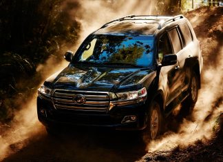 Nigeria 2015. Imported vehicles collapsed 66%