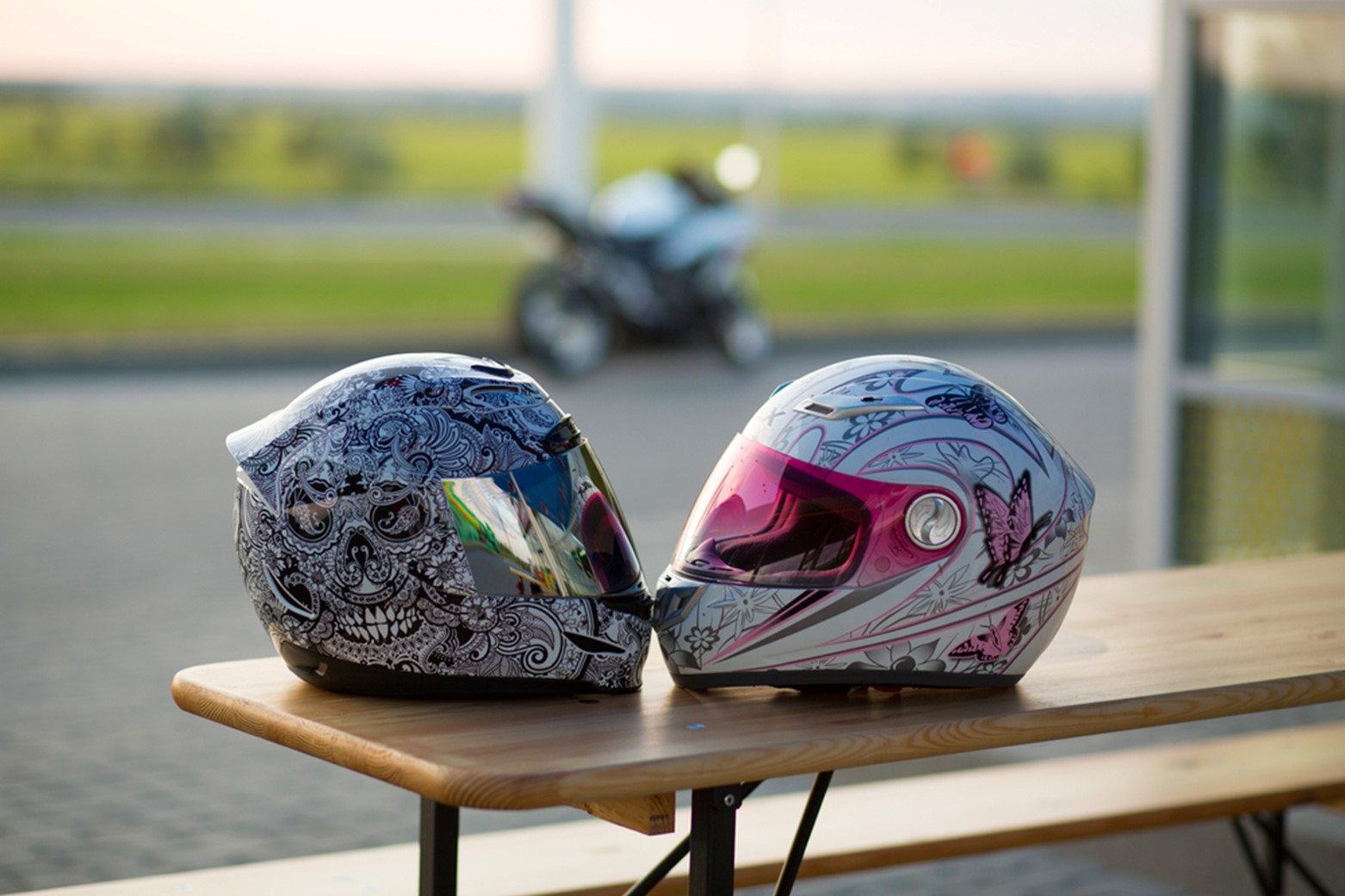 Cool motorbike helmets uk canada helm airbrush