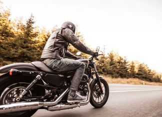 3 Pros And Cons Of Wearing Saint Jeans For A Road Trip