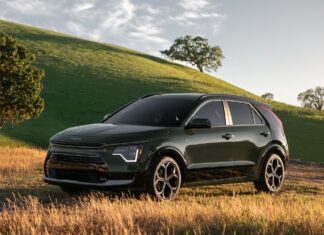 UK 2025. BYD Claims EV Leadership, Surpasses Tesla Amidst Sector Slump